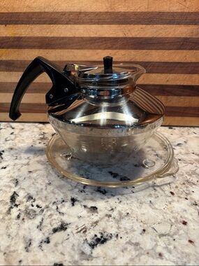 Vintage Glass and Stainless Steel Teapot ;Clear with Silver 44oz.